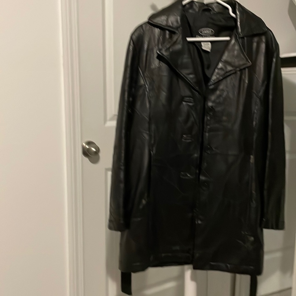 Brand:Le World,Size:L / XL, Col:black,real leather.with belt.